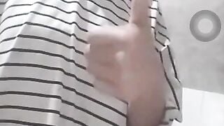 Em gái ome non, lông tơ lún phún, vú đẹp