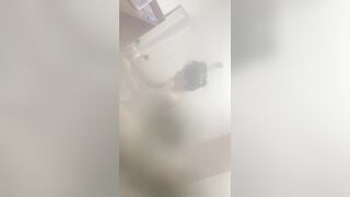 Lên cho ae clip quay lén cô gái siêu đẹp