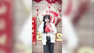 nyc đăng ảnh nude từ 2023 thu hoài 2k7