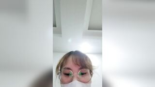 4 em gái việt show vú