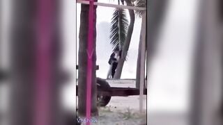 2 e học sinh bạo thật, Ra giữa cao tốc địt nhau bao nhiêu người qua lại