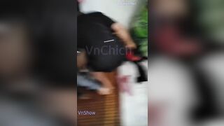 Đánh ghen tại trọ, E gái chx kịp mặc quần bị đánh bôm bốp vào lồn non