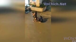 Đánh ghen lột sạch đồ giữa đường Ở Hà Nội
