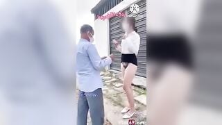 Độc lạ VN, e gái nhờ bác bán vé số sờ lồn quay video thủ dâm nơi công cộng