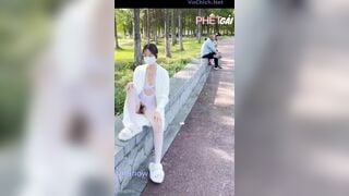 Chỉ Là Trung Quốc, E gái khoả thân thủ dâm sau lưng mấy cụ già