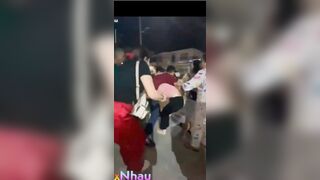 Đánh ghen lột đồ tiểu tam ở Hà Nội, Cơ mà tiểu tam ngon vl