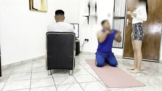 (Venezuela Sex) Tôi massage cho anh rể biến thái bên cạnh chồng tôi đang xem tv