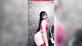 Idol Tiktok Linh Trắng Mông To Biểu Cảm Cực Dâm