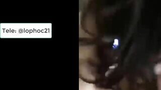 Cô gái ngực to làm bạn tâm giao để kiếm tiền