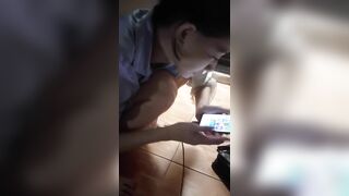 Nhỏ bạn dính đá mún cháy