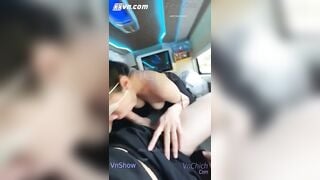 Hot Scandal, Địt nhau trên xe giường nằm nhưng ko kéo rèm cửa sổ và cái kết