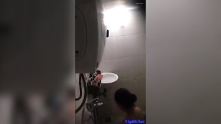 Sinh viên tắm bị quay trộm cực dâm