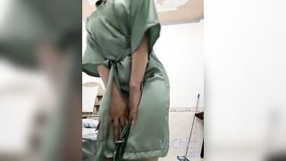 Full clip Eira thủ dâm trêu trọc a thợ điện, Cứ dí lồn vào đầu a lúc a sửa