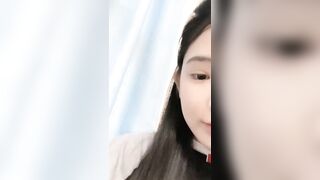 Sex sinh viên nứng vào WC móc bướm