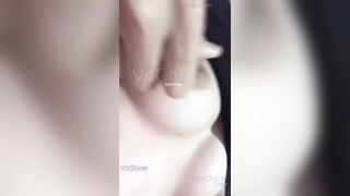 E gái đang lén móc lồn khi mẹ ngủ thì mẹ tỉnh và cái kết bị đánh