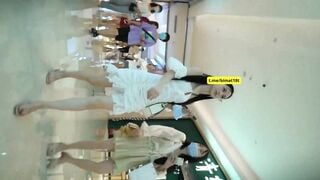 Quay Lén Dưới Váy Em Đầm Trắng Ở Trung Tâm Thương Mại