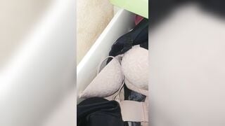 Đồ lót của cô họ đi làm ko thay mặc hết cả 1tuần mới giặt