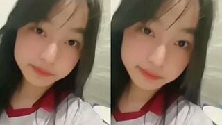 Thu Phương 2ka10 còn non nhưng đã biết khoe bướm