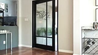 Khoả thân khi ra nhận đơn hàng