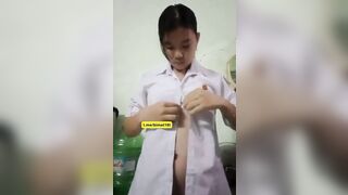 Em Học Sinh Non Tơ Mới Nhú Thủ Dâm (phần 2)