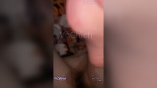 Súc động chăm sóc vợ bạn ốm mỗi khi bạn vắng nhà