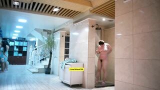 Quay Lén Bể Bơi Tập Thể Ai Cũng Trần Truồng (Phần 2)
