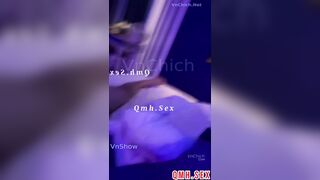 Địt luôn e dj quán bar khi thấy e hở lồn, body ngon vl lồn múp