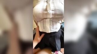 Địt cô nhân viên chuppy vú to đeo nẹt bụng xuất tinh lên vú bé