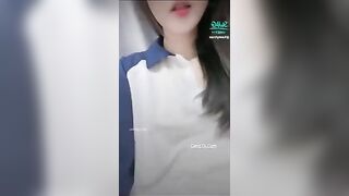Nữ sinh đang học bài lại quay ra móc lồn thủ dâm cực mê