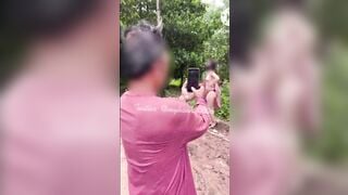 Myhanh2000 cởi đồ phô dâm nhờ chú nông dân chụp ảnh 3