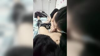 Bú bắn tinh như sữa đặc