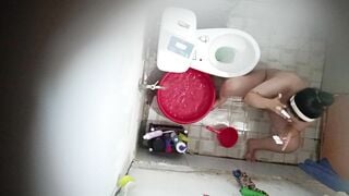 Em gái vú to lồn múp tắm