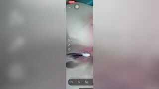 bé ny thủ dâm ra đầy nước lồn
