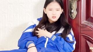 Học sinh loli dễ thương thủ dâm