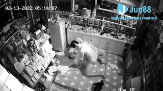 Vkl, Thg trộm địt luôn chị chủ nhà ở tiệm thuốc bị a chồng phát hiện