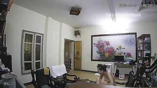 Hack cam em kính cận gằn 2 trái bom trên người ( lh kho link t.me/ttdsuutam )