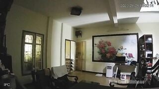 Hack cam em kính cận gằn 2 trái bom trên người ( lh kho link t.me/ttdsuutam )