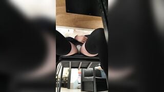 Biên Soạn Clip Em Gái Teen Show Hàng Thủ Dâm Nơi Công Cộng