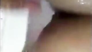 Đè vợ bạn thân ra địt lên đỉnh bắn nước liên tục sướng vl ra