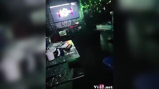Cuối tuần đi karaoke gặp bé nhân viên ngon đ chịu được phải đăng cho ae xem