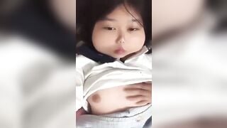 Bé học sinh
