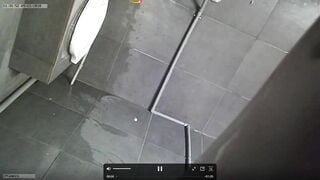 Quay lén WC công cộng 10