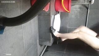 Quay lén WC công cộng 24