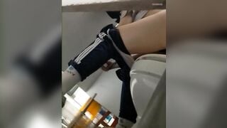 Quay trộm gái đi wc dâm