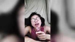 Bắn tinh vào mặt con đĩ đeo kính cận dâm đãng