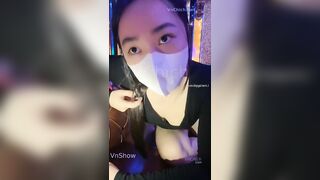 MMlive sanzai2 nứng lồn không mặc đồ lót đi hát karaoke gạ địt nhân viên hài vl