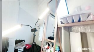 Em lucie VN thủ dâm bằng đá nước nôi lênh láng p2