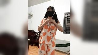 Em Gái Live Show Hàng Thủ Dâm Phần 9