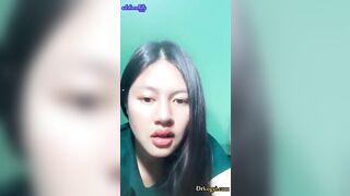 E gái thái lan khoe ngực cực phê