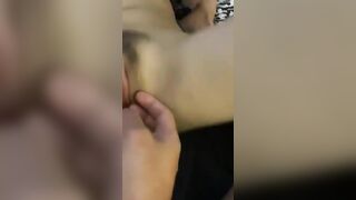 Nghịch lồn con e say rượu đang nghịch lồn thì e dậy sờ cu